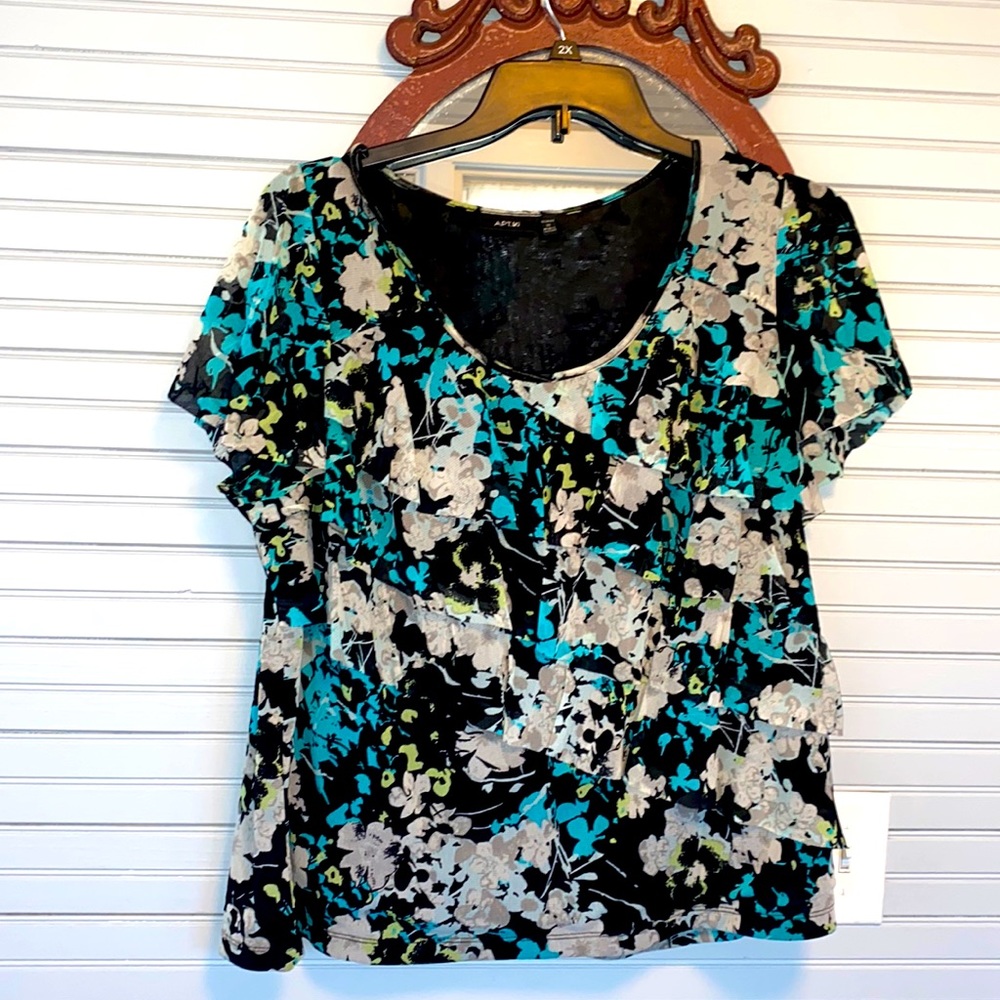 Women’s floral design top